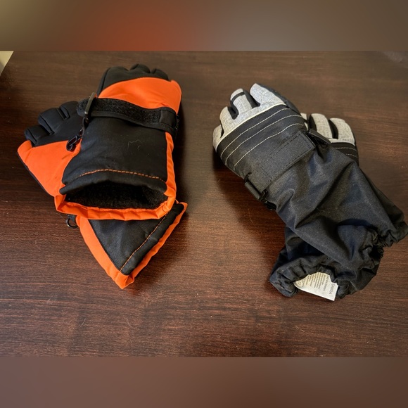 Lot of 2 XS Waterproof Snow Cuff Ski Gloves Little Kid - Picture 2 of 13